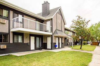 Polo Club Townhomes: 770 - 818 Allegheny Drive